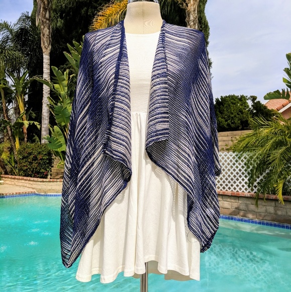Macy's Accessories - 🌺Poncho Wrap 🌺 Macy's Accessories - 🌺Poncho Wrap 🌺
